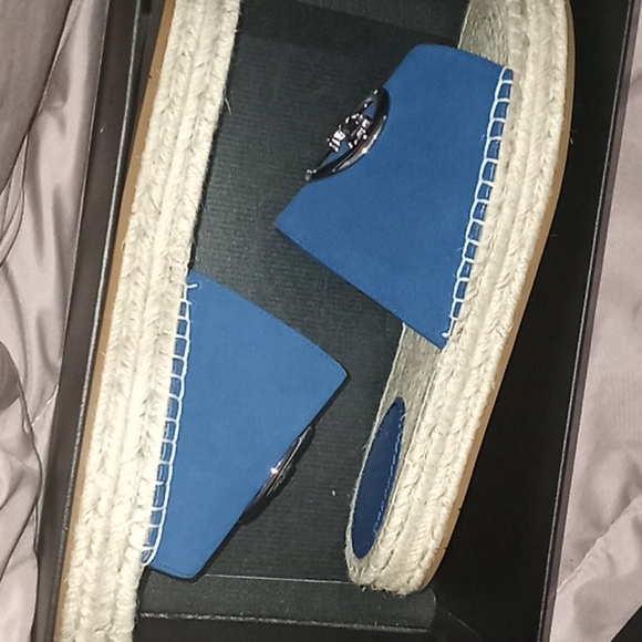 Shoes - Picture 3 of 5